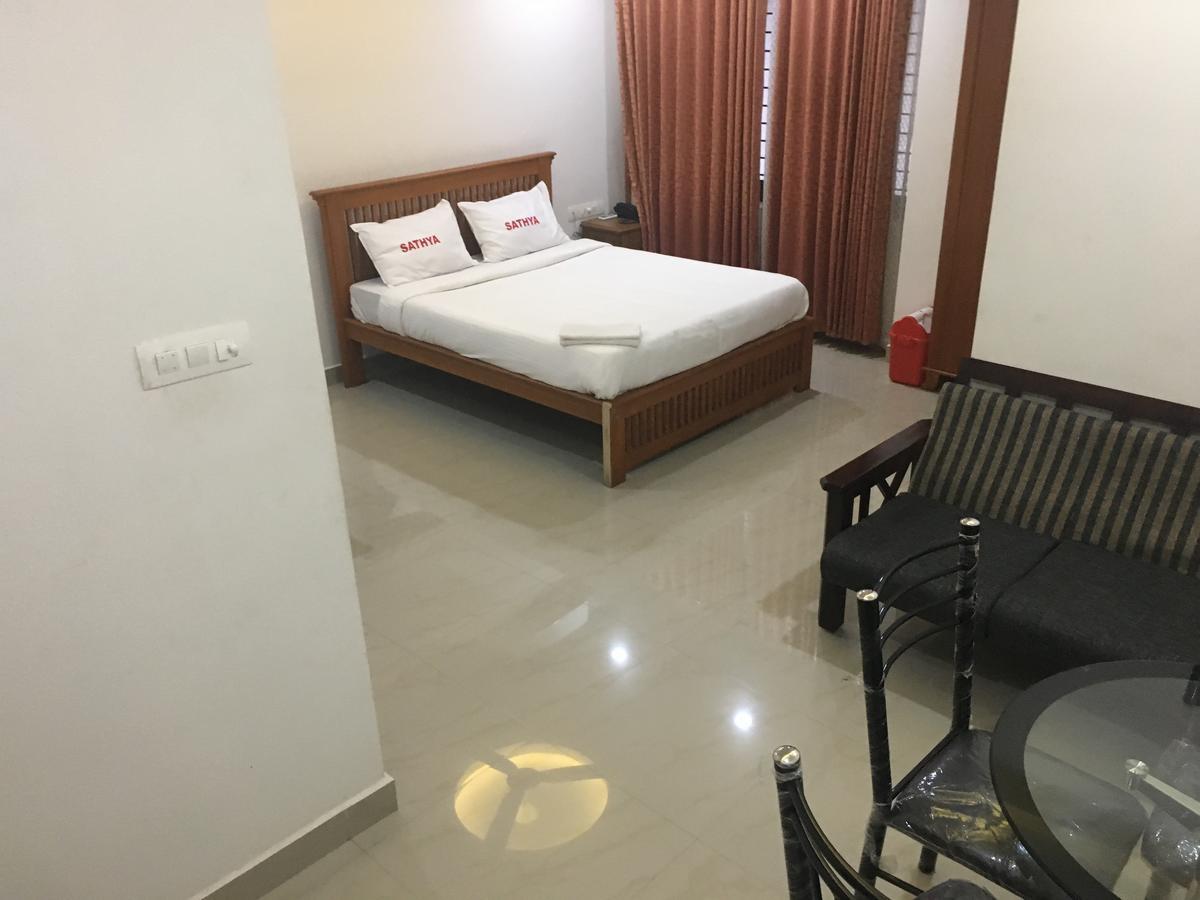 غوروفايور Sathya Inn المظهر الخارجي الصورة