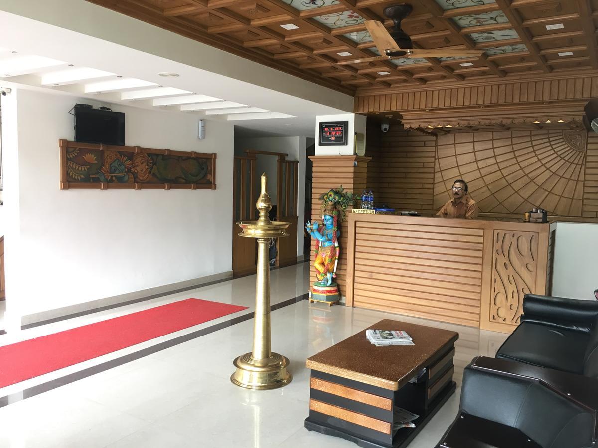 غوروفايور Sathya Inn المظهر الخارجي الصورة