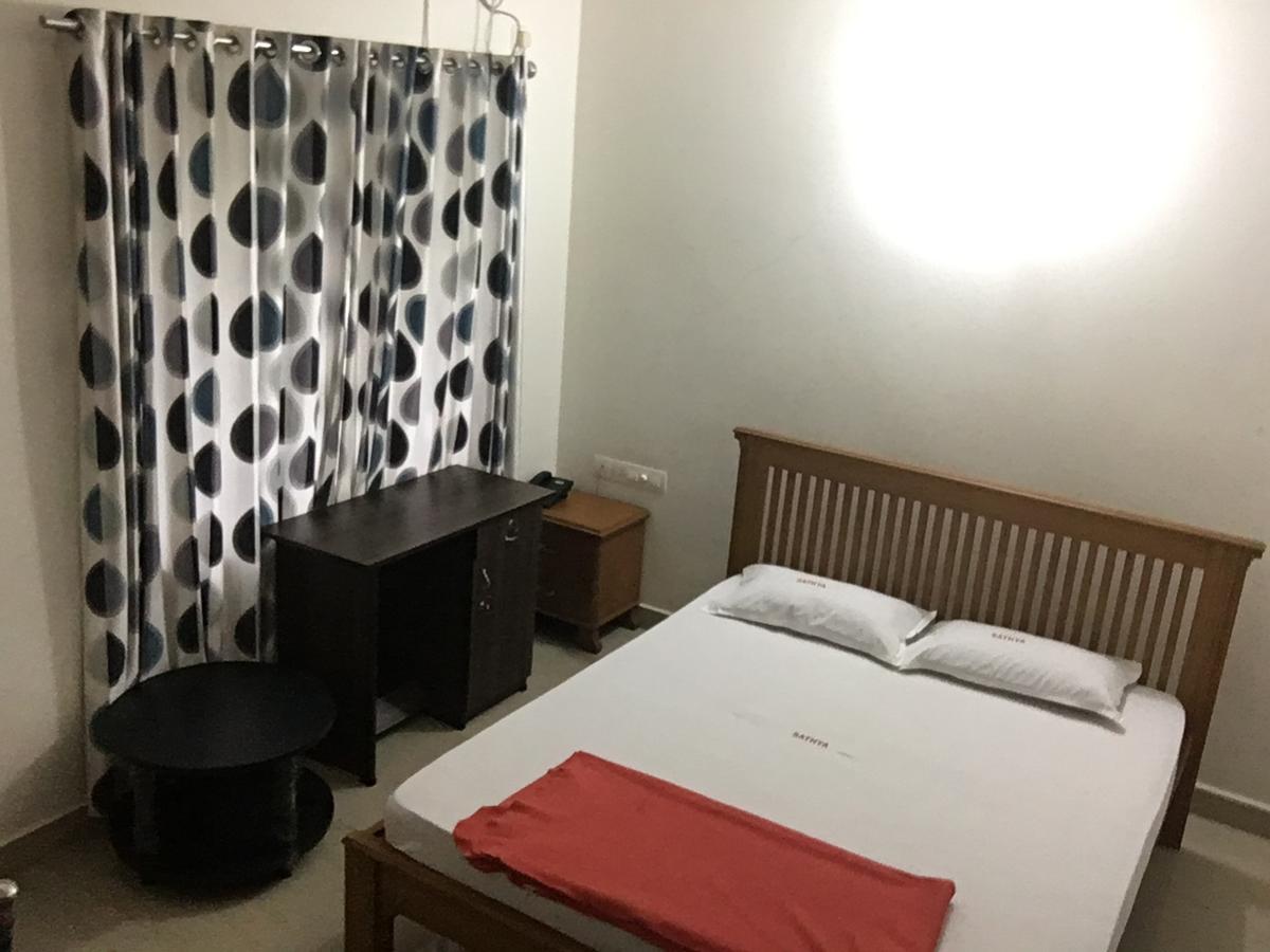 غوروفايور Sathya Inn المظهر الخارجي الصورة