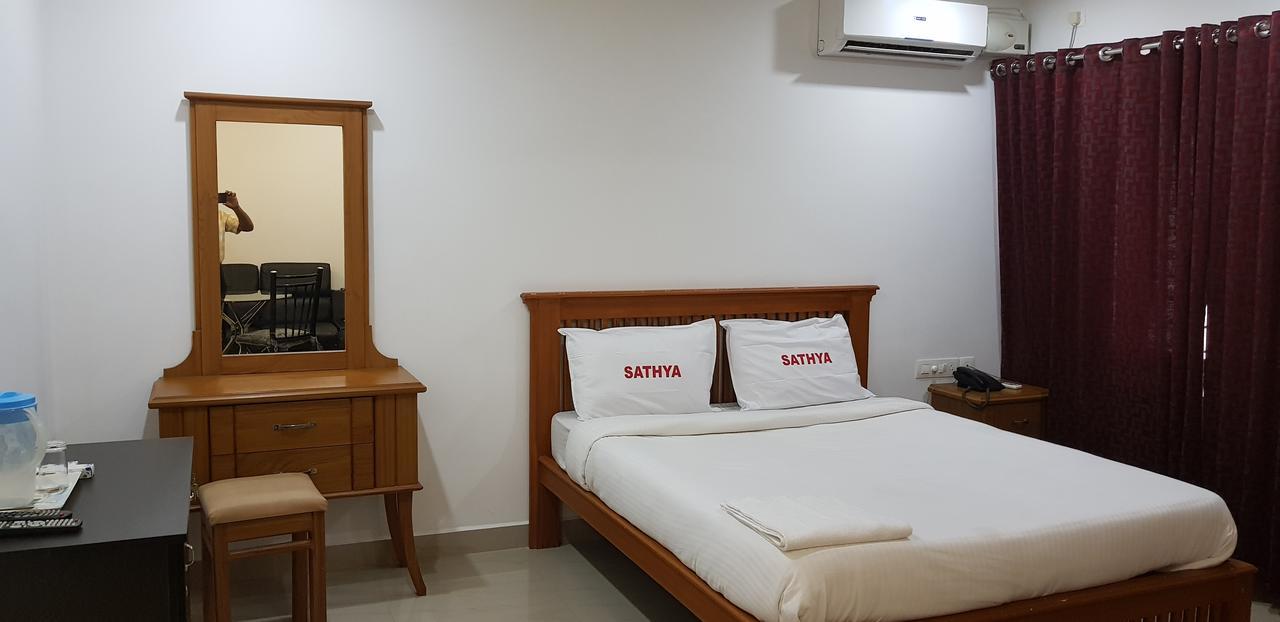 غوروفايور Sathya Inn المظهر الخارجي الصورة